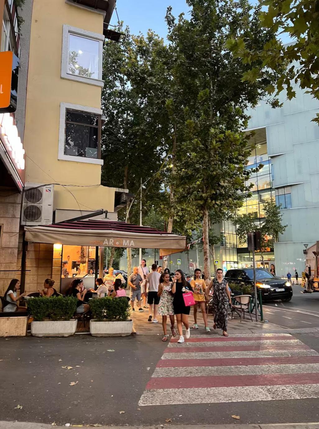 Lovely Center Tiranë